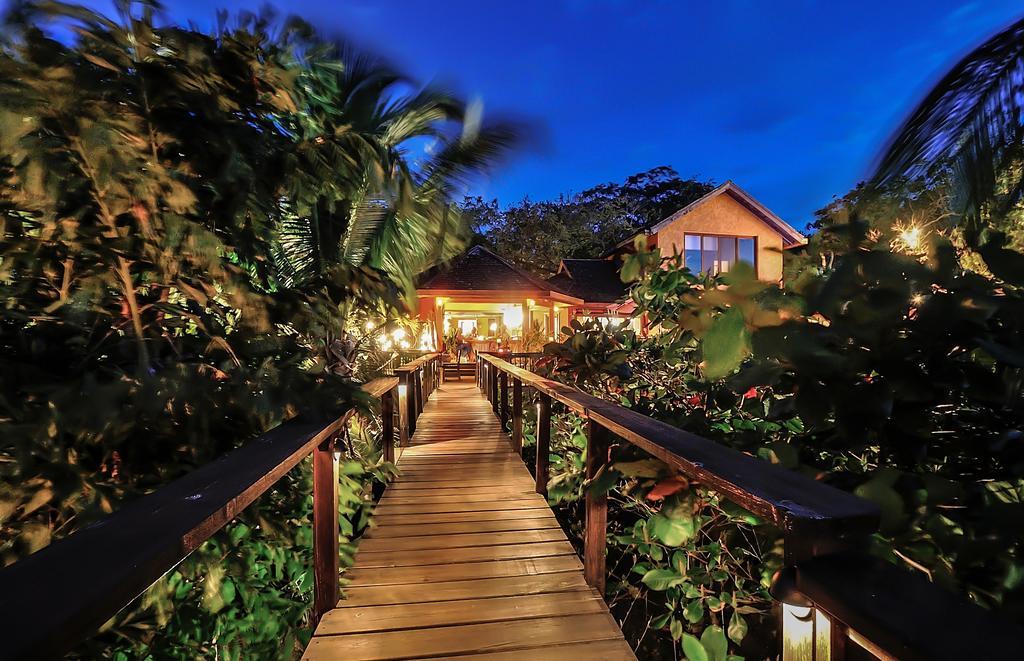 Mayoka Boutique Hotel (Adults Only) Sandy Bay Exterior photo
