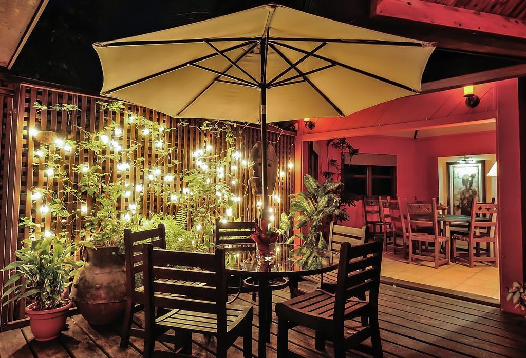 Mayoka Boutique Hotel (Adults Only) Sandy Bay Exterior photo