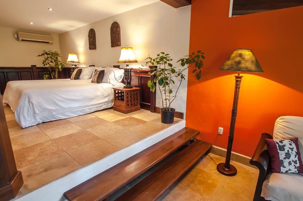Mayoka Boutique Hotel (Adults Only) Sandy Bay Exterior photo