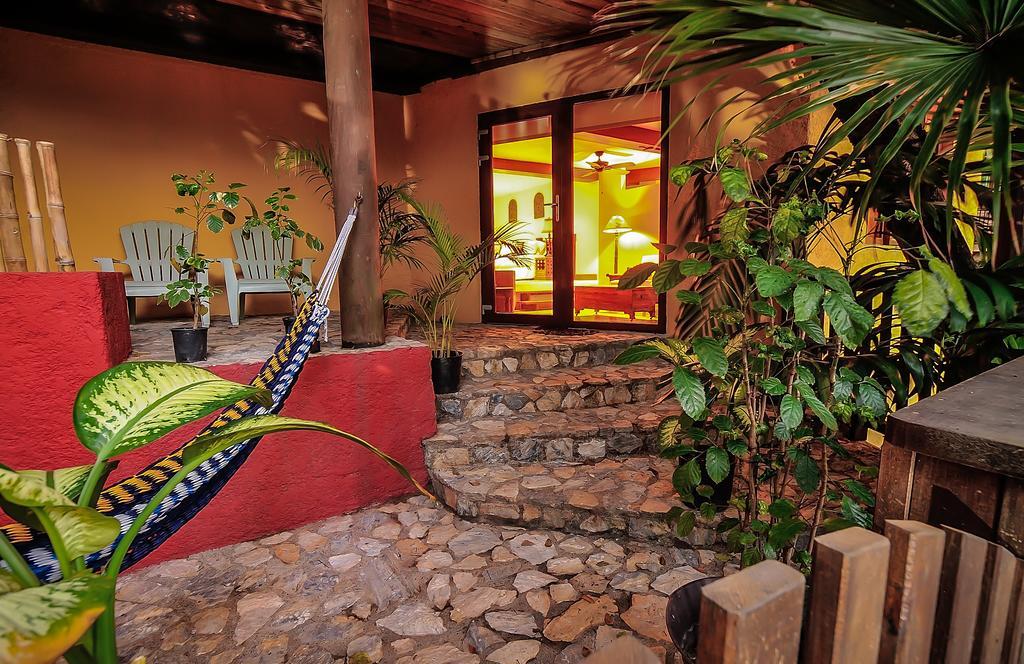 Mayoka Boutique Hotel (Adults Only) Sandy Bay Exterior photo