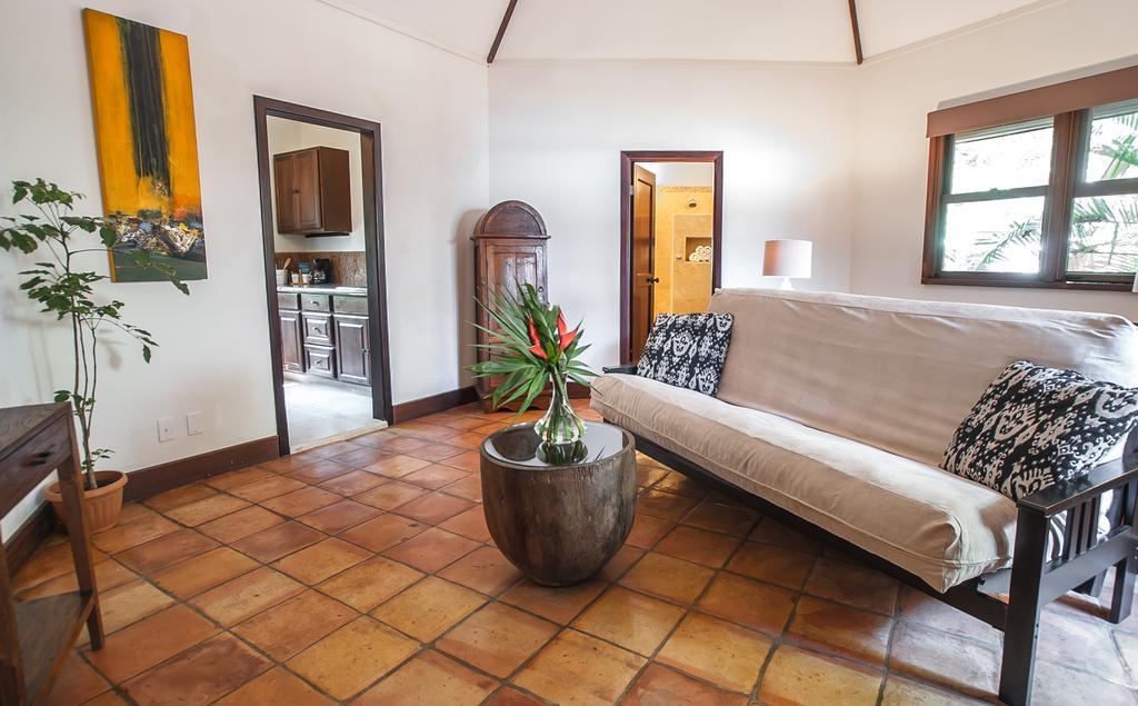 Mayoka Boutique Hotel (Adults Only) Sandy Bay Exterior photo