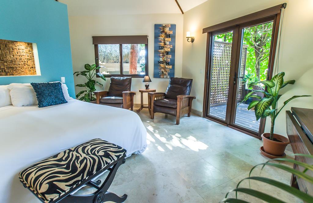 Mayoka Boutique Hotel (Adults Only) Sandy Bay Exterior photo