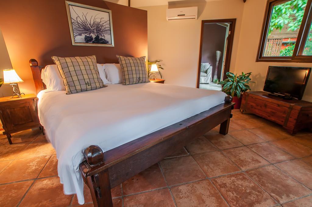 Mayoka Boutique Hotel (Adults Only) Sandy Bay Exterior photo